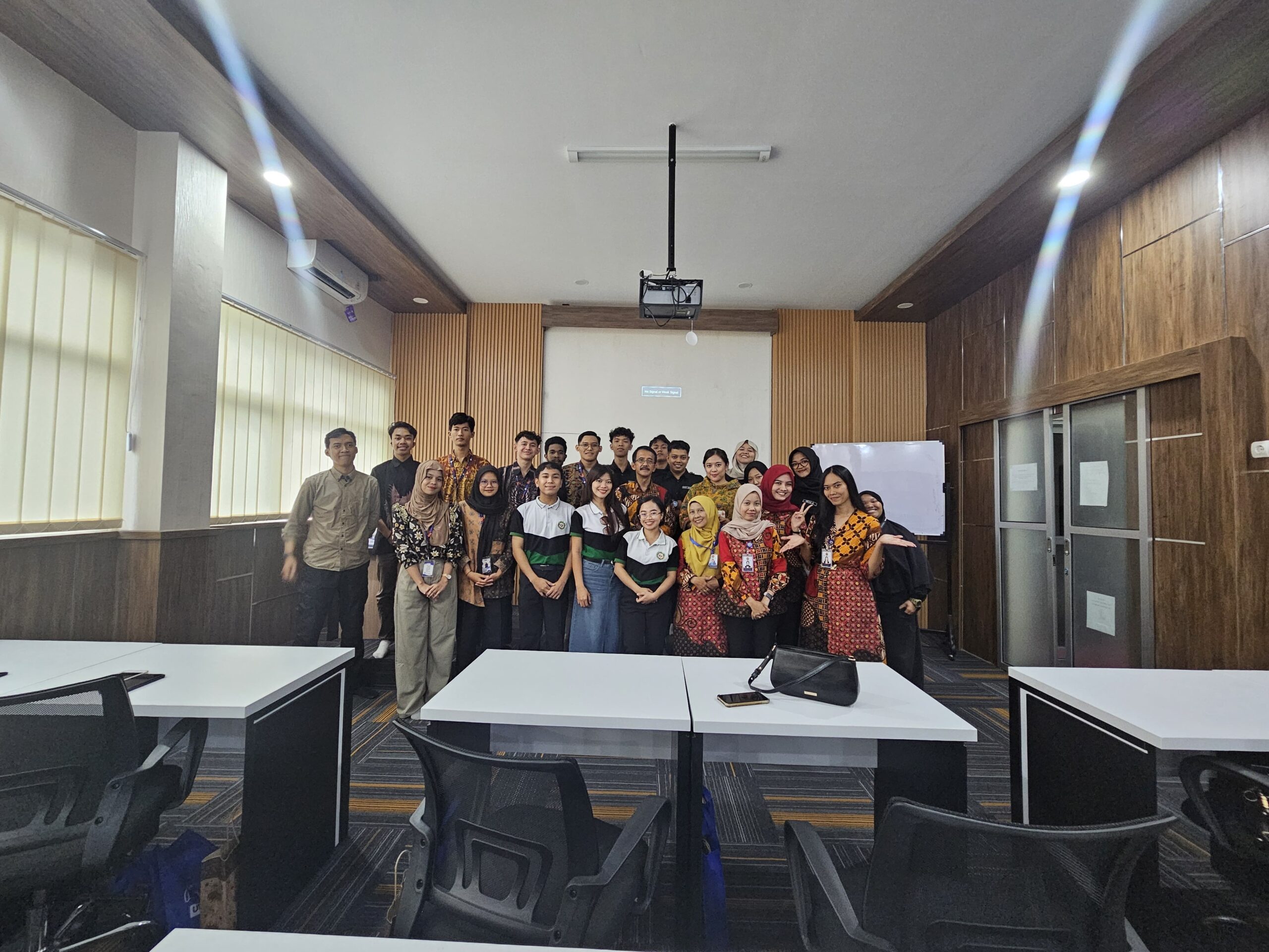Kerjasama Program Studi Hukum Bisnis UPY dengan Mariano Marcos State University (MMSU) Filipina