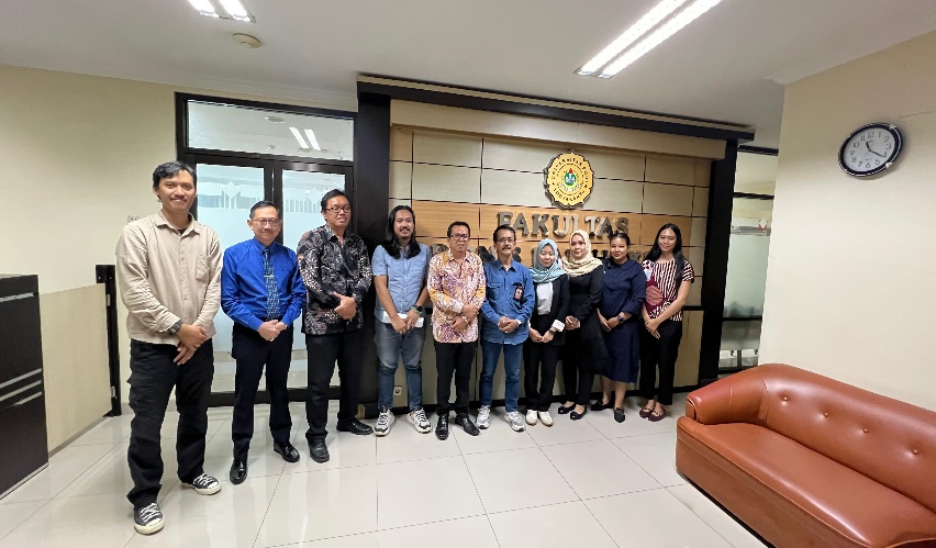 Sharing dan Diskusi Kurikulum: Menjembatani Pendidikan dan Dunia Kerja Bersama Stakeholder di Prodi Hukum Bisnis UPY